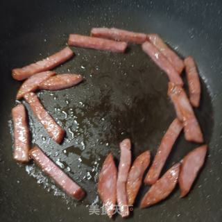 火腿肠口蘑炒芦笋的做法步骤：9