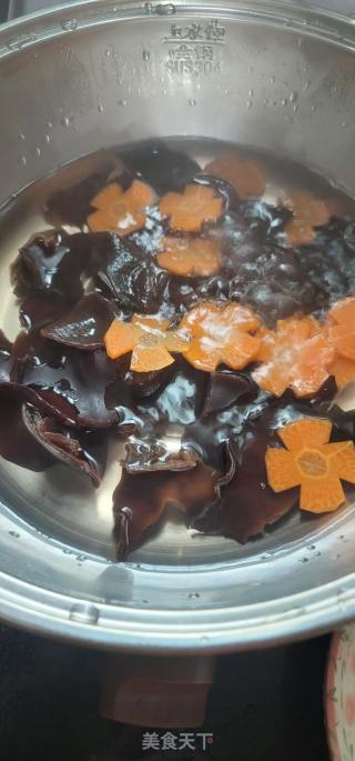 青瓜木耳炒虾仁的做法步骤：3