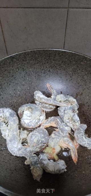 干煸蒜香虾的做法步骤：6