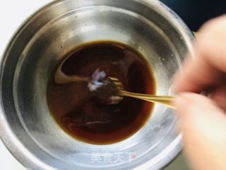 腊味煲仔饭的做法步骤：1