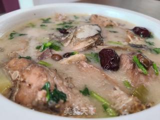 红枣黑豆炖鲤鱼的做法