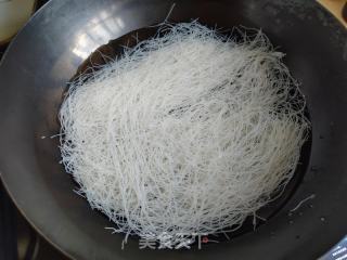 莴笋肉丝炒粉干的做法步骤：3