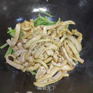 素炒黄皮豆干的做法步骤：9