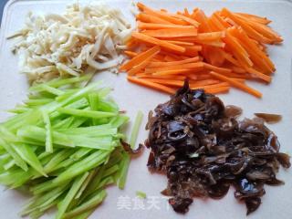 鸡蛋蔬菜卷饼的做法步骤：1