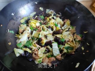 包菜木耳炒肉片的做法步骤：8