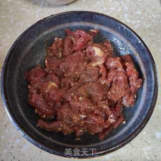 番茄炒牛肉的做法步骤：2