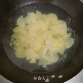 凉拌土豆片的做法步骤：1