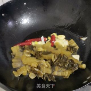 酸菜排骨汤的做法步骤：4