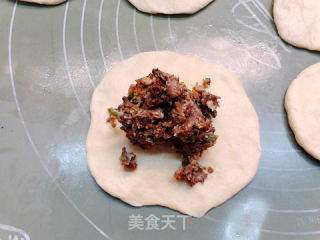 笋干腊肉玉米面饼的做法步骤：8