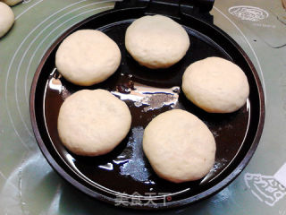 笋干腊肉玉米面饼的做法步骤：13