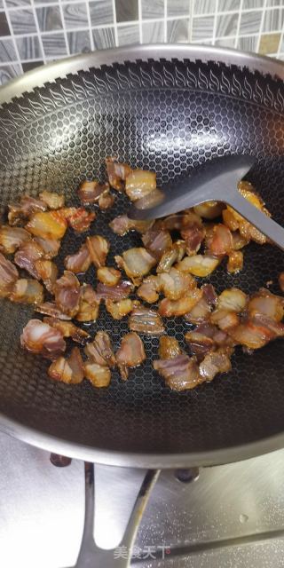 笋干炒腊肉的做法步骤：2