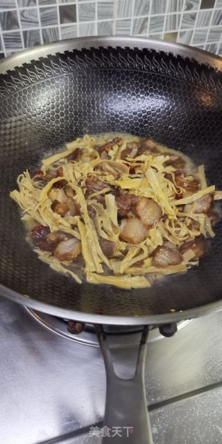 笋干炒腊肉的做法步骤：5