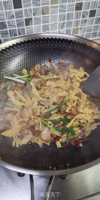 笋干炒腊肉的做法步骤：6