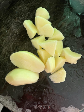 酸菜土豆排骨煲的做法步骤：3