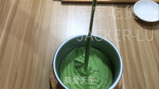 抹茶蒸蛋糕，颜色靓丽颜值高，味道清新，口感绵软。的做法步骤：13