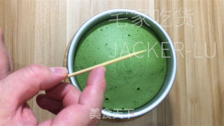 抹茶蒸蛋糕，颜色靓丽颜值高，味道清新，口感绵软。的做法步骤：18