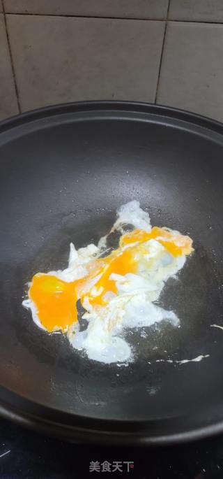 肉片鸡蛋炒米粉的做法步骤：4