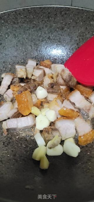 扣肉焖梅菜的做法步骤：7