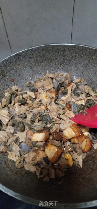 扣肉焖梅菜的做法步骤：9