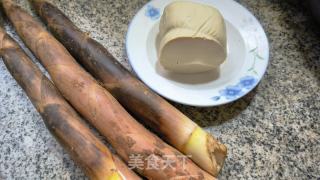 素鸡烧雷笋的做法步骤：1
