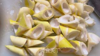 素鸡烧雷笋的做法步骤：3
