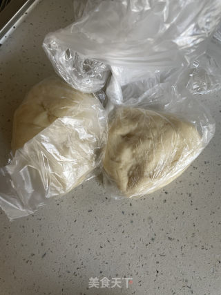 蛋黄酥的做法步骤：2