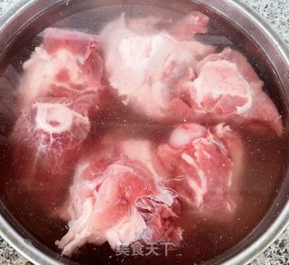 空气炸锅版猪骨棒的做法步骤：2