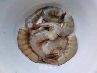 鲜虾包菜豆腐煲的做法步骤：1