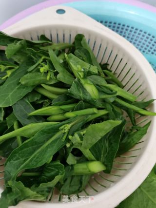 腊肠炒芥兰的做法步骤：2
