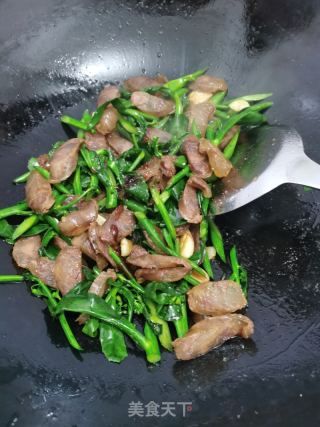 腊肠炒芥兰的做法步骤：10