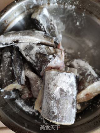 红焖豆豉鳗鱼的做法步骤：1