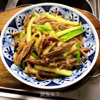 黑腐竹炒西葫芦的做法步骤：11
