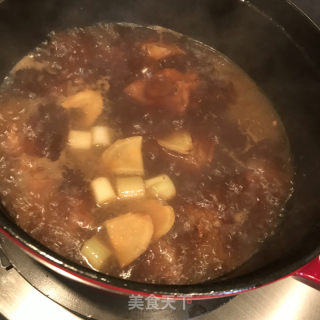 糖醋排骨炖鲍鱼的做法步骤：6