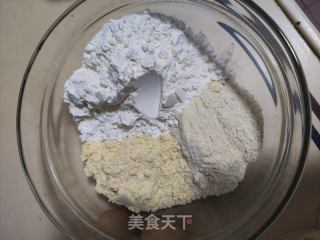 草莓华夫饼的做法步骤：1