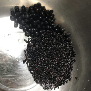 三黑芝麻糊的做法步骤：1