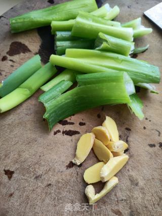蜜糖烤鸡的做法步骤：1