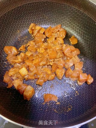 杏鲍菇炒鸡丁的做法步骤：5