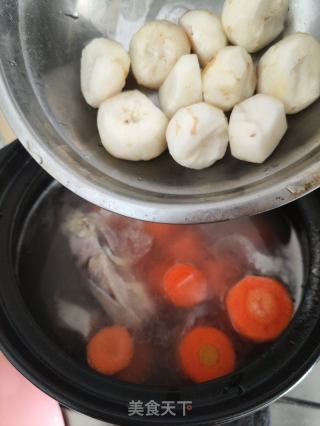 胡萝卜马蹄淮山羊肉汤的做法步骤：6