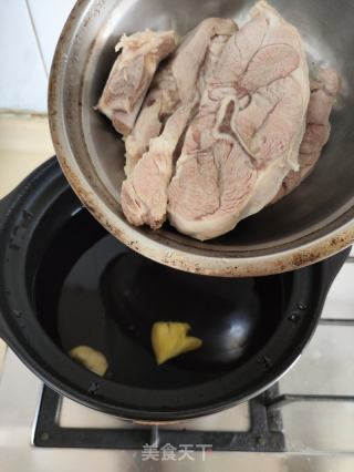 辣椒孜然烤羊腿肉的做法步骤：3