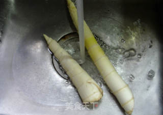 圆蛤柿子椒炒雷笋的做法步骤：4