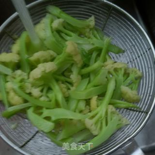 金华火腿炒花菜的做法步骤：7