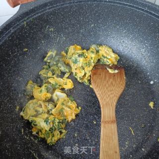 荠菜活海参滑蛋的做法步骤：9