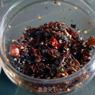 肉丝小鸡枞菌香覃拌玉米面条的做法步骤：5