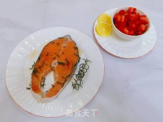 家常营养减脂快手菜/迷迭香三文鱼的做法步骤：3