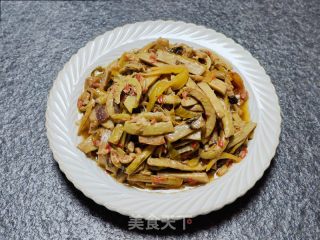 酸菜炒蕨菜的做法