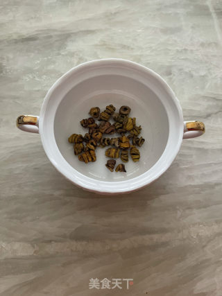 橄榄霍斛煲龙骨的做法步骤：3