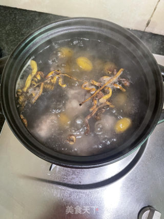 橄榄霍斛煲龙骨的做法步骤：9