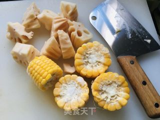 山药玉米排骨汤的做法步骤：1