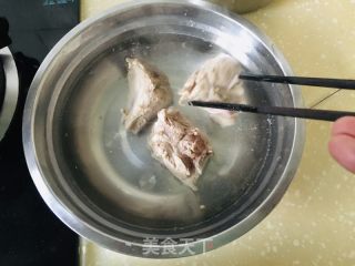 山药玉米排骨汤的做法步骤：2