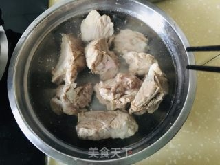 山药玉米排骨汤的做法步骤：3